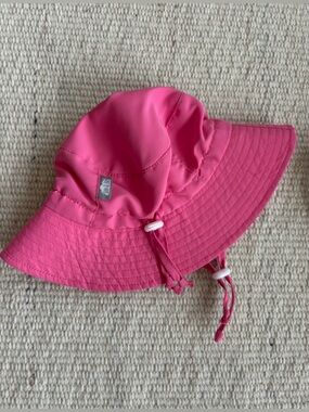 | Jan & Jul | ‘Grow-With-Me’ Adjustable Sun Hat Hot Pink size Small 0-6 months